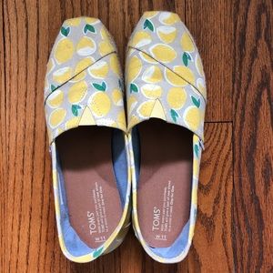 TOMS Classics
